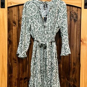 Vero Moda Sage Green and White VMMENNY LS V-neck Short Dress